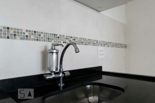 Cozinha (Torneira) de apartamento à venda com 1 quarto, 39m² em Cambuci, São Paulo