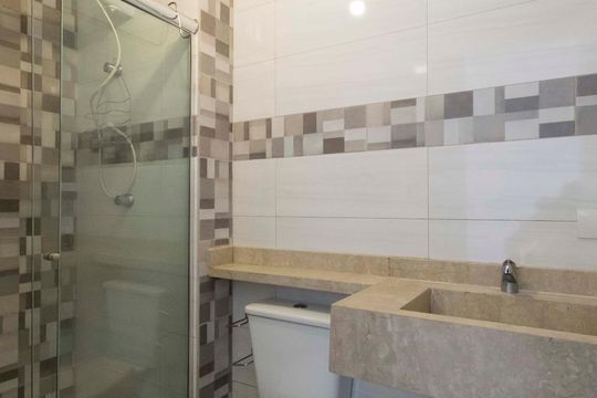 Banheiro de apartamento à venda com 1 quarto, 39m² em Cambuci, São Paulo