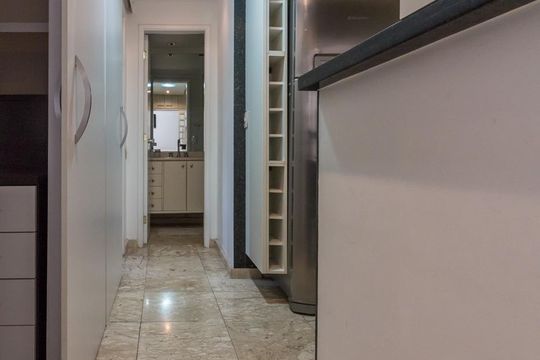 Corredor de apartamento para alugar com 2 quartos, 66m² em Itaim Bibi, São Paulo