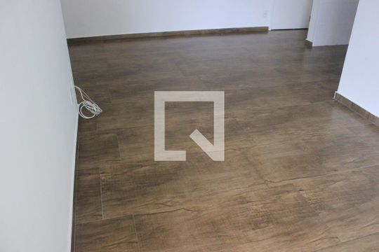 Sala de apartamento para alugar com 2 quartos, 68m² em Jardim Flor da Montanha, Guarulhos