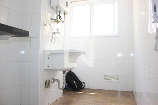 Lavanderia de apartamento para alugar com 2 quartos, 68m² em Jardim Flor da Montanha, Guarulhos