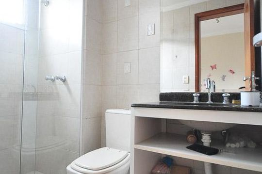 banheiro suíte 1 de apartamento à venda com 4 quartos, 136m² em Vila Suzana, São Paulo