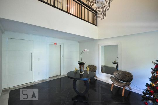 hall social de apartamento à venda com 4 quartos, 136m² em Vila Suzana, São Paulo
