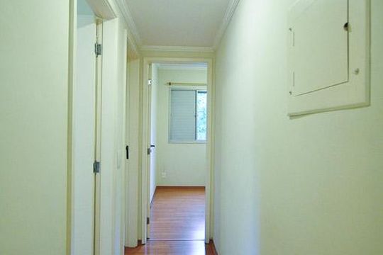 corredor de apartamento à venda com 3 quartos, 70m² em Vila Andrade, São Paulo