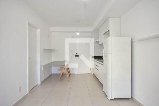 Cozinha de apartamento para alugar com 1 quarto, 49m² em Vila Andrade, São Paulo