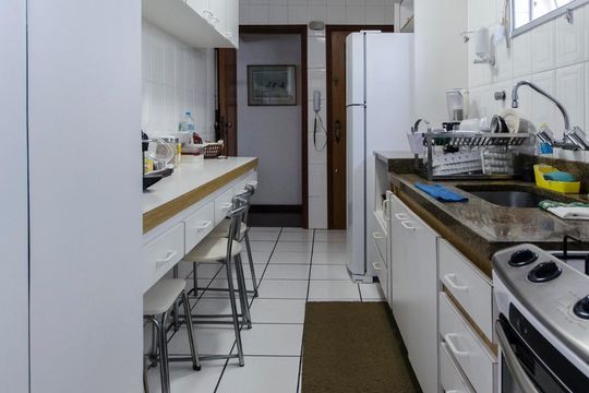 Cozinha de apartamento para alugar com 3 quartos, 87m² em Sumaré, São Paulo