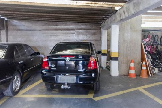 Garagem de apartamento à venda com 3 quartos, 330m² em Sumaré, São Paulo