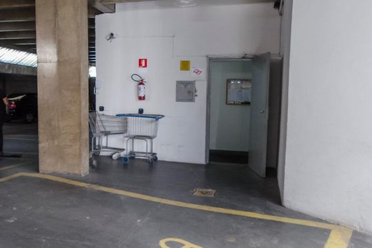 Garagem de apartamento à venda com 3 quartos, 330m² em Sumaré, São Paulo