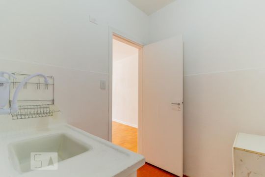 Cozinha de apartamento para alugar com 1 quarto, 40m² em Bela Vista, São Paulo