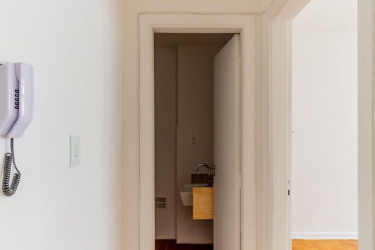 Corredor de apartamento para alugar com 1 quarto, 40m² em Bela Vista, São Paulo