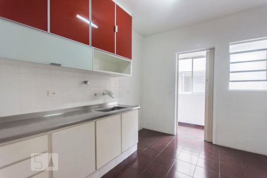 Cozinha de apartamento para alugar com 2 quartos, 74m² em Perdizes, São Paulo