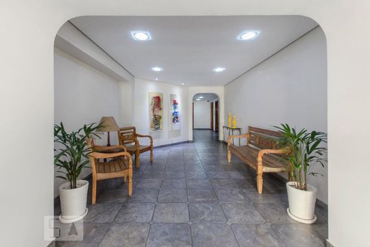 Hall de entrada de apartamento à venda com 2 quartos, 57m² em Santa Teresinha, São Paulo