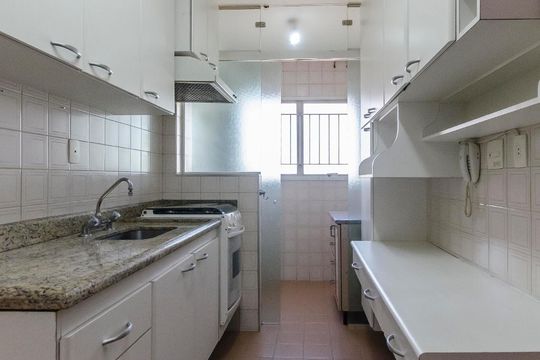 Cozinha de apartamento à venda com 2 quartos, 57m² em Santa Teresinha, São Paulo