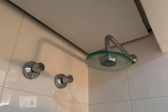 Banheiro social (Chuveiro) de apartamento para alugar com 4 quartos, 147m² em Vila Clementino, São Paulo