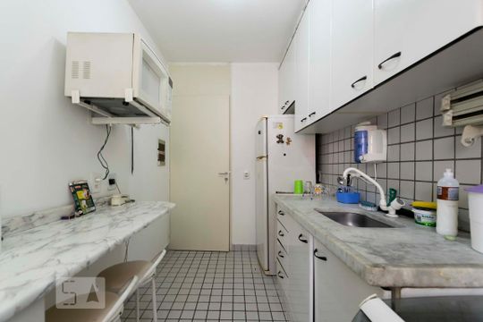 Cozinha de apartamento para alugar com 3 quartos, 64m² em Ipiranga, São Paulo