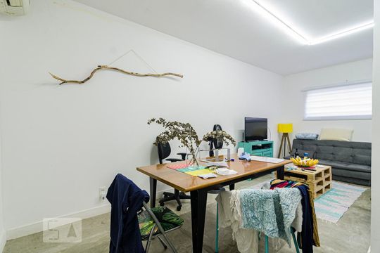 Sala de casa à venda com 1 quarto, 81m² em Pinheiros, São Paulo