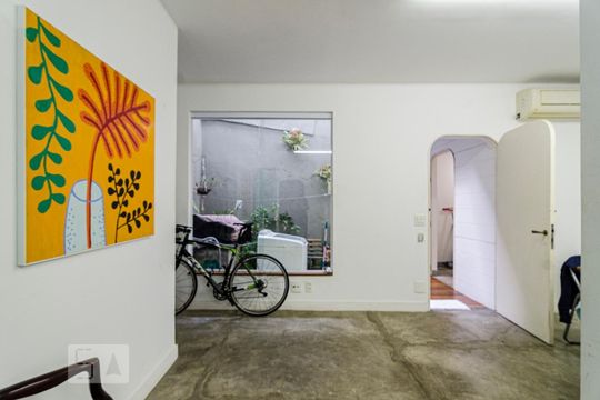 Sala de casa à venda com 1 quarto, 81m² em Pinheiros, São Paulo