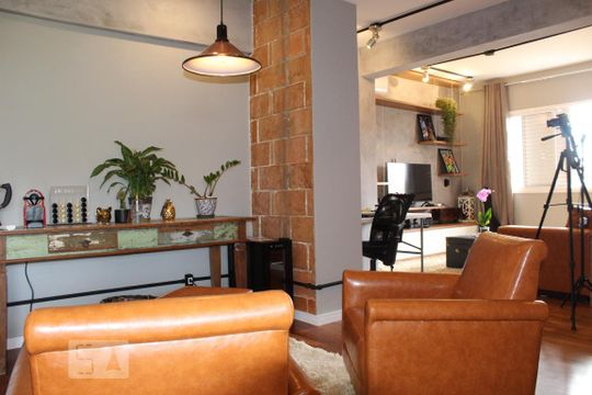 Sala de tv e área de descanso de apartamento à venda com 2 quartos, 107m² em Empresarial 18 do Forte, Barueri
