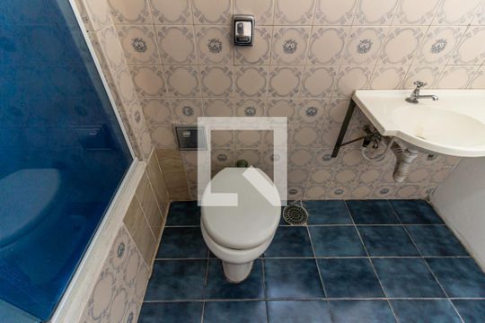 Banheiro de kitnet/studio à venda com 1 quarto, 30m² em República, São Paulo
