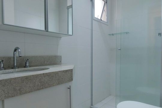 Banheiro de apartamento para alugar com 2 quartos, 60m² em Água Branca., São Paulo