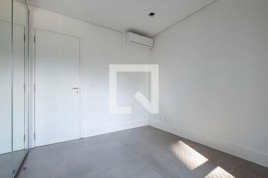Quarto de apartamento para alugar com 1 quarto, 40m² em Pinheiros, São Paulo