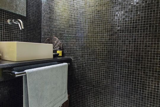 Lavabo de apartamento para alugar com 3 quartos, 185m² em Real Parque, São Paulo