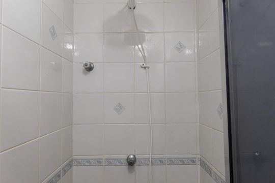 Banheiro Social de apartamento à venda com 2 quartos, 58m² em Vila Bertioga, São Paulo