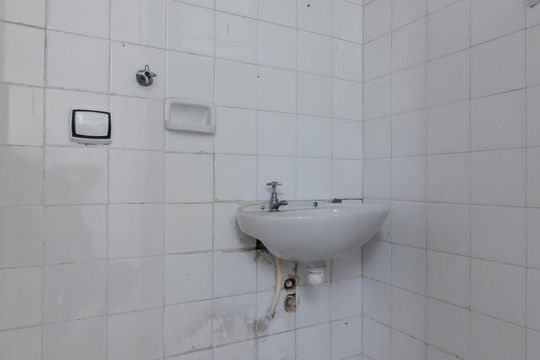 Banheiro de serviço de apartamento à venda com 3 quartos, 120m² em Perdizes, São Paulo