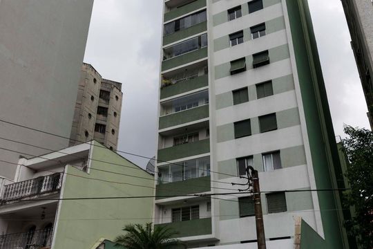 Fachada de apartamento para alugar com 2 quartos, 85m² em Aclimação, São Paulo