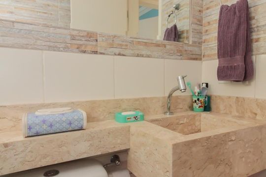 Banheiro de apartamento à venda com 2 quartos, 46m² em Centro, Guarulhos