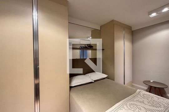 Quarto 1 de apartamento para alugar com 2 quartos, 69m² em Vila Olímpia, São Paulo