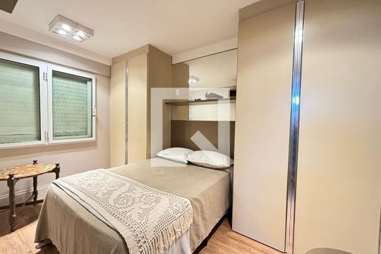 Quarto 1 de apartamento para alugar com 2 quartos, 69m² em Vila Olímpia, São Paulo