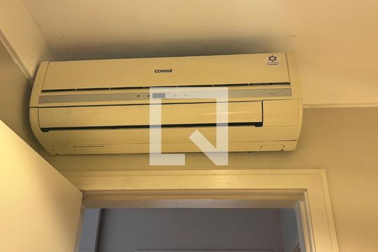 Quarto 1 de apartamento para alugar com 2 quartos, 69m² em Vila Olímpia, São Paulo