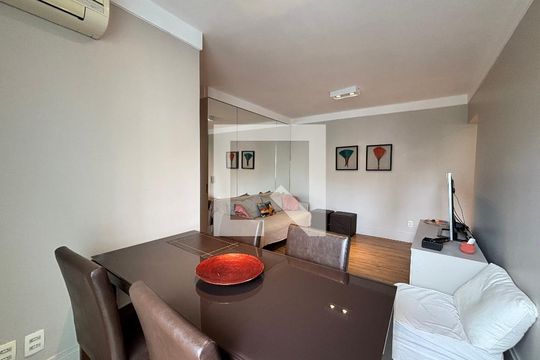 Sala de apartamento para alugar com 2 quartos, 69m² em Vila Olímpia, São Paulo