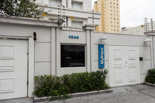 Fachada de apartamento para alugar com 2 quartos, 72m² em Vila Nova Conceição, São Paulo