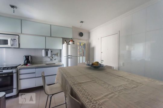 Cozinha de apartamento para alugar com 4 quartos, 110m² em Perdizes, São Paulo