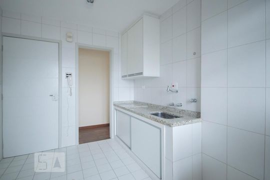 Cozinha de apartamento para alugar com 3 quartos, 120m² em Santo Amaro, São Paulo