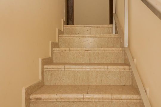 Escada de casa de condomínio para alugar com 2 quartos, 70m² em Jardim Flor do Campo, Guarulhos