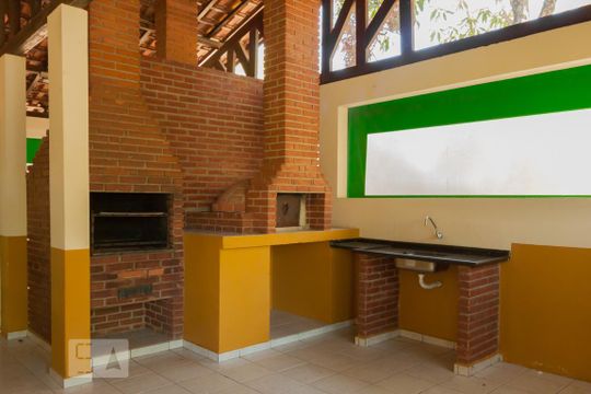 Churrasqueira de casa de condomínio para alugar com 2 quartos, 70m² em Jardim Flor do Campo, Guarulhos