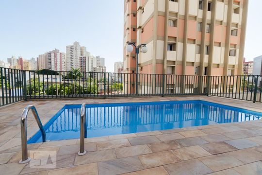 Dependências do prédio - piscina de apartamento à venda com 3 quartos, 105m² em Cambuí, Campinas