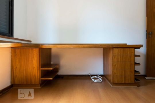 Quarto 1 (Armários) de apartamento para alugar com 3 quartos, 85m² em Vila Clementino, São Paulo