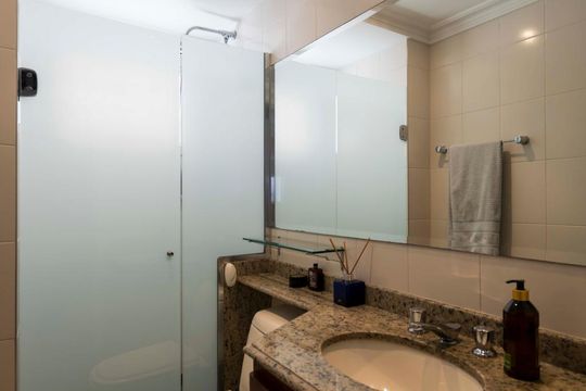 Banheiro social de apartamento à venda com 3 quartos, 115m² em Vila Mariana, São Paulo
