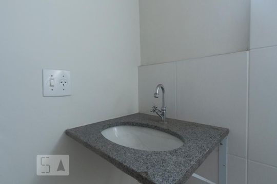 banheiro de apartamento à venda com 2 quartos, 50m² em Vila Mira, São Paulo