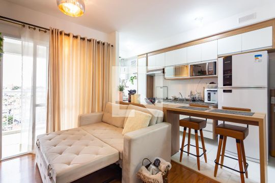Sala de apartamento para alugar com 1 quarto, 41m² em Umuarama, Osasco