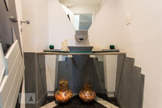 Lavabo de apartamento à venda com 2 quartos, 190m² em Pinheiros, São Paulo