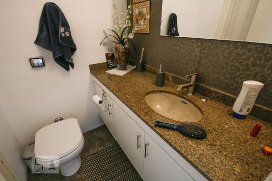 Banheiro  de casa à venda com 4 quartos, 340m² em Ipiranga, São Paulo