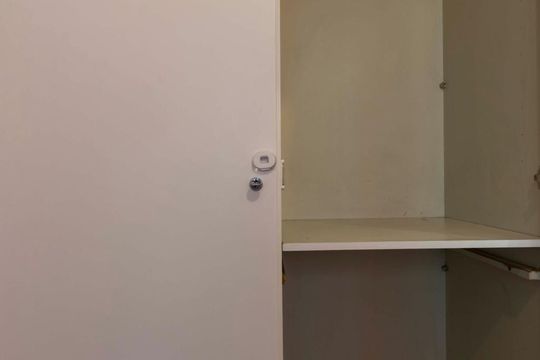 Quarto (Armários) de apartamento à venda com 1 quarto, 57m² em Vila Mariana, São Paulo