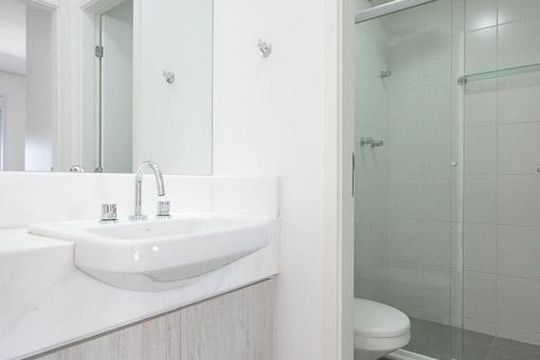 banheiro de apartamento para alugar com 1 quarto, 47m² em Vila Andrade, São Paulo