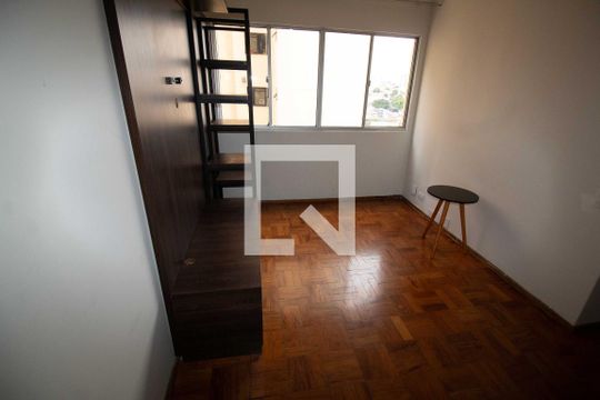 Sala de apartamento para alugar com 2 quartos, 62m² em Chácara Inglesa, São Paulo