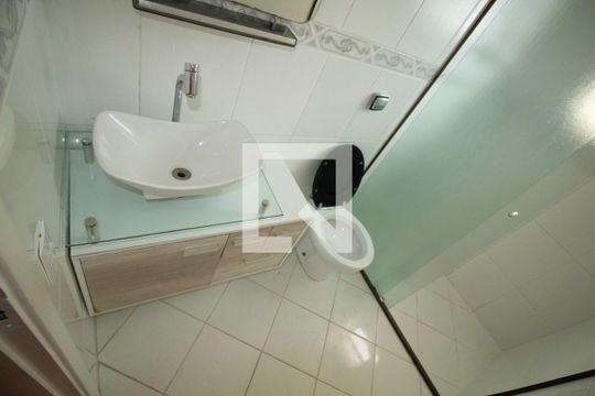 Banheiro de apartamento para alugar com 2 quartos, 62m² em Chácara Inglesa, São Paulo